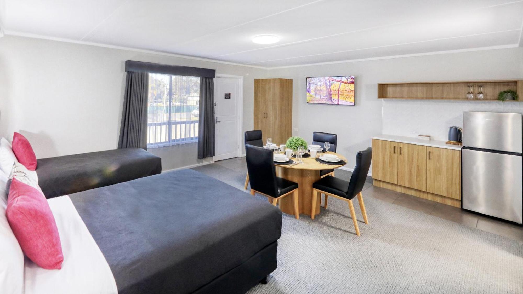Deniliquin Motel エクステリア 写真